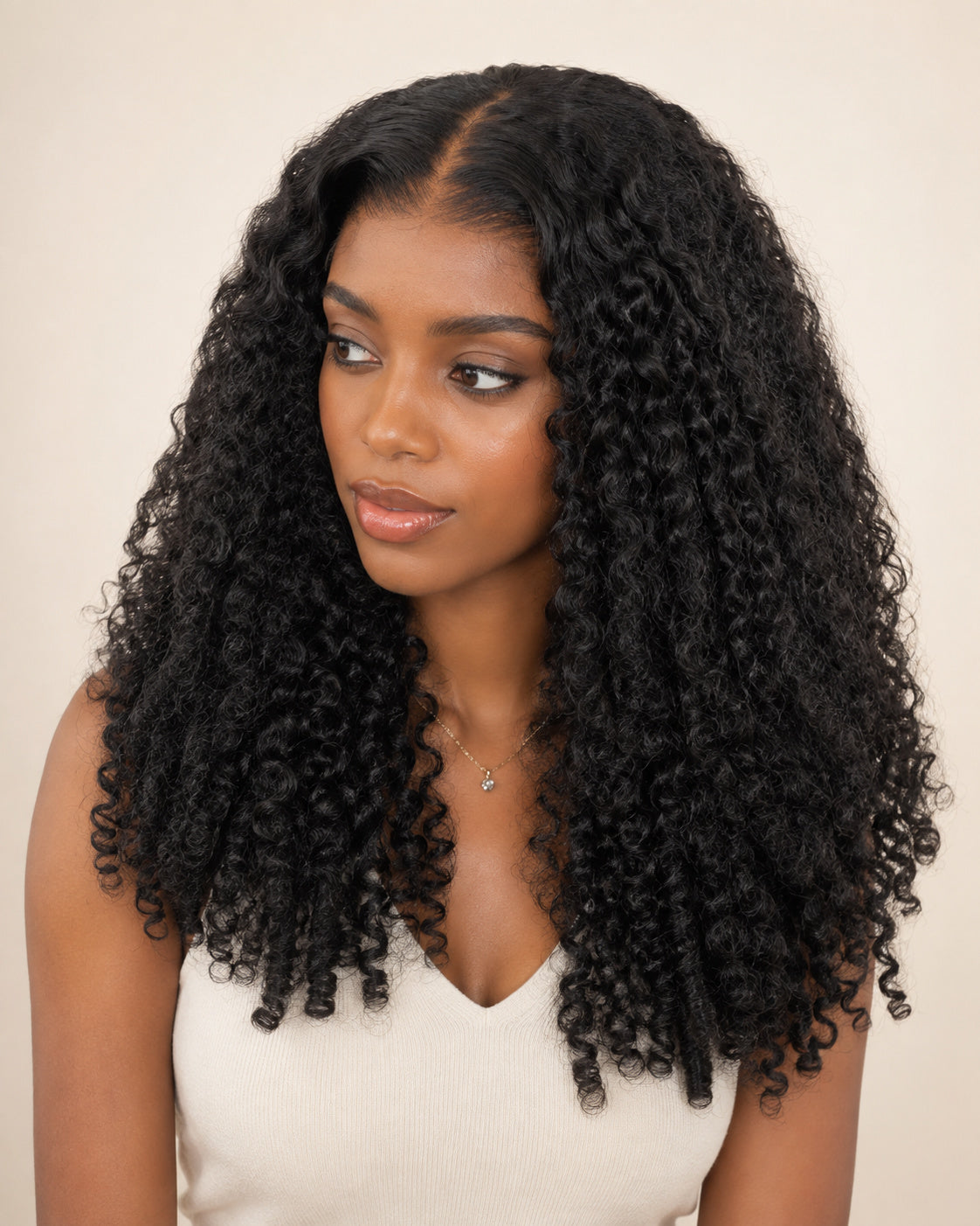 Perruque bouclée volumineuse sans colle, noir naturel, portée