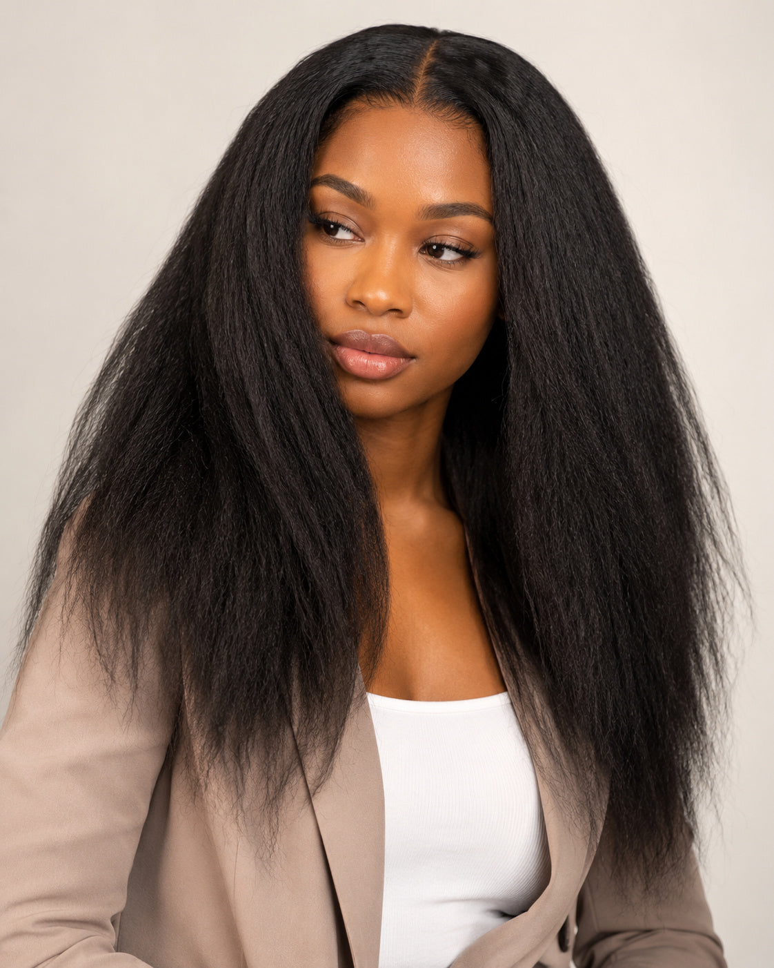 Perruque lisse texturée sans colle, noir naturel, portée